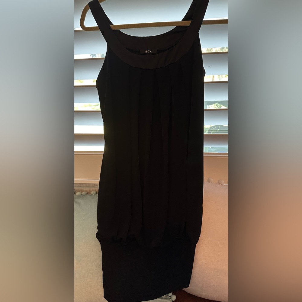 Adorable little black dress.